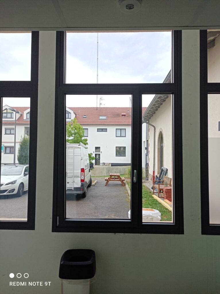 Pose de film sablés pour vitres de bureaux à Strasbourg - RMG